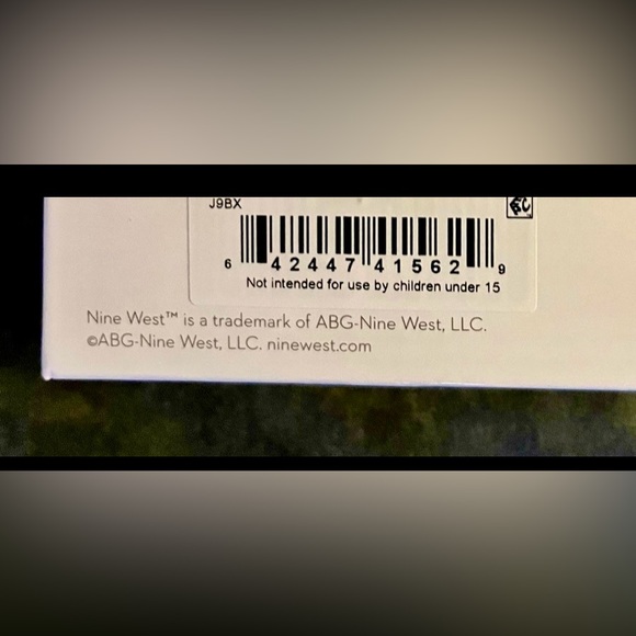 NINE WEST NECKLACE & EARRING SET - Picture 4 of 5